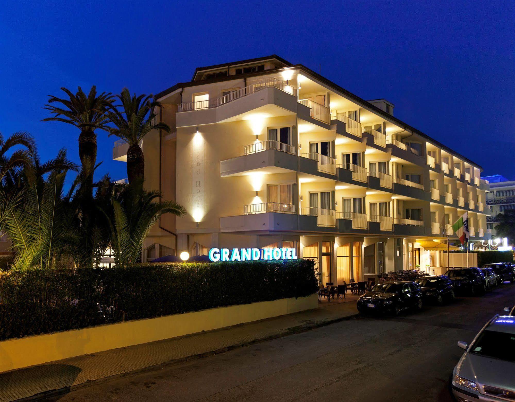 Grand Hotel Форте-деи-Марми Экстерьер фото